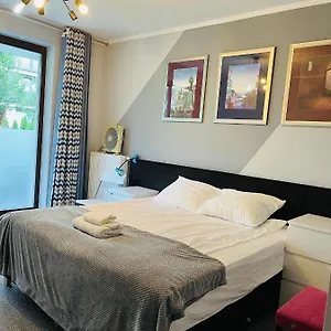 https://airport-comfy-guest-home.warsawhotelspoland.com