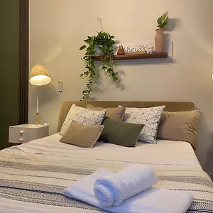 https://green-apartment.hotels-in-tirana.com