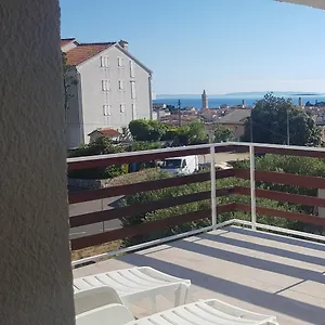https://apartmani-rab-adrijana-aleksandra.primorje-gorskikotar.com